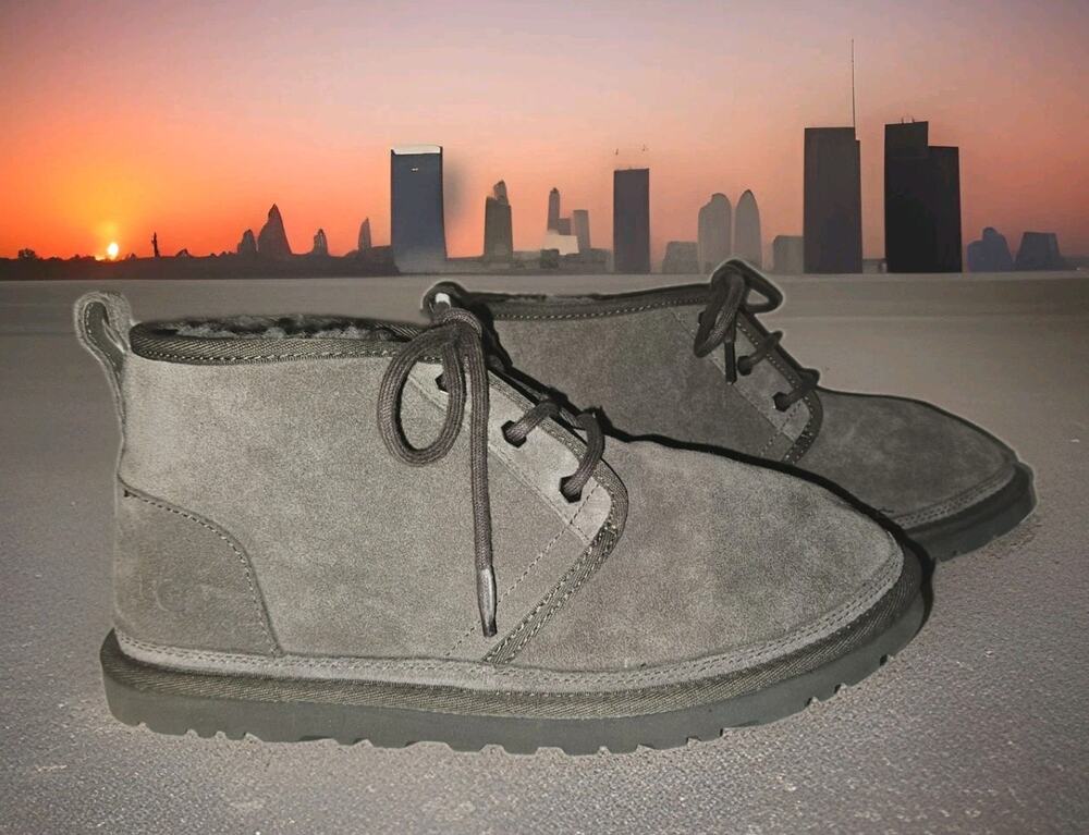 UGG Charcoal Neumel Chukka Boots Men's Size 9 EUC